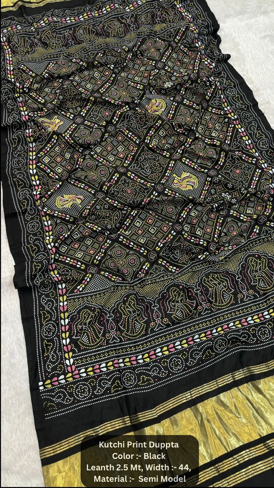 Kutchi Duppta with Lagdi Patta