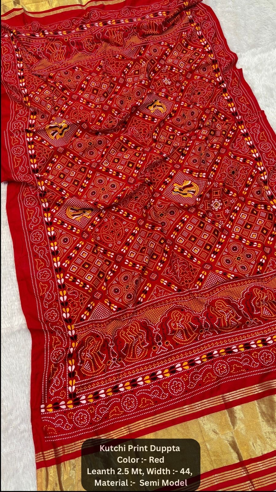 Kutchi Duppta with Lagdi Patta