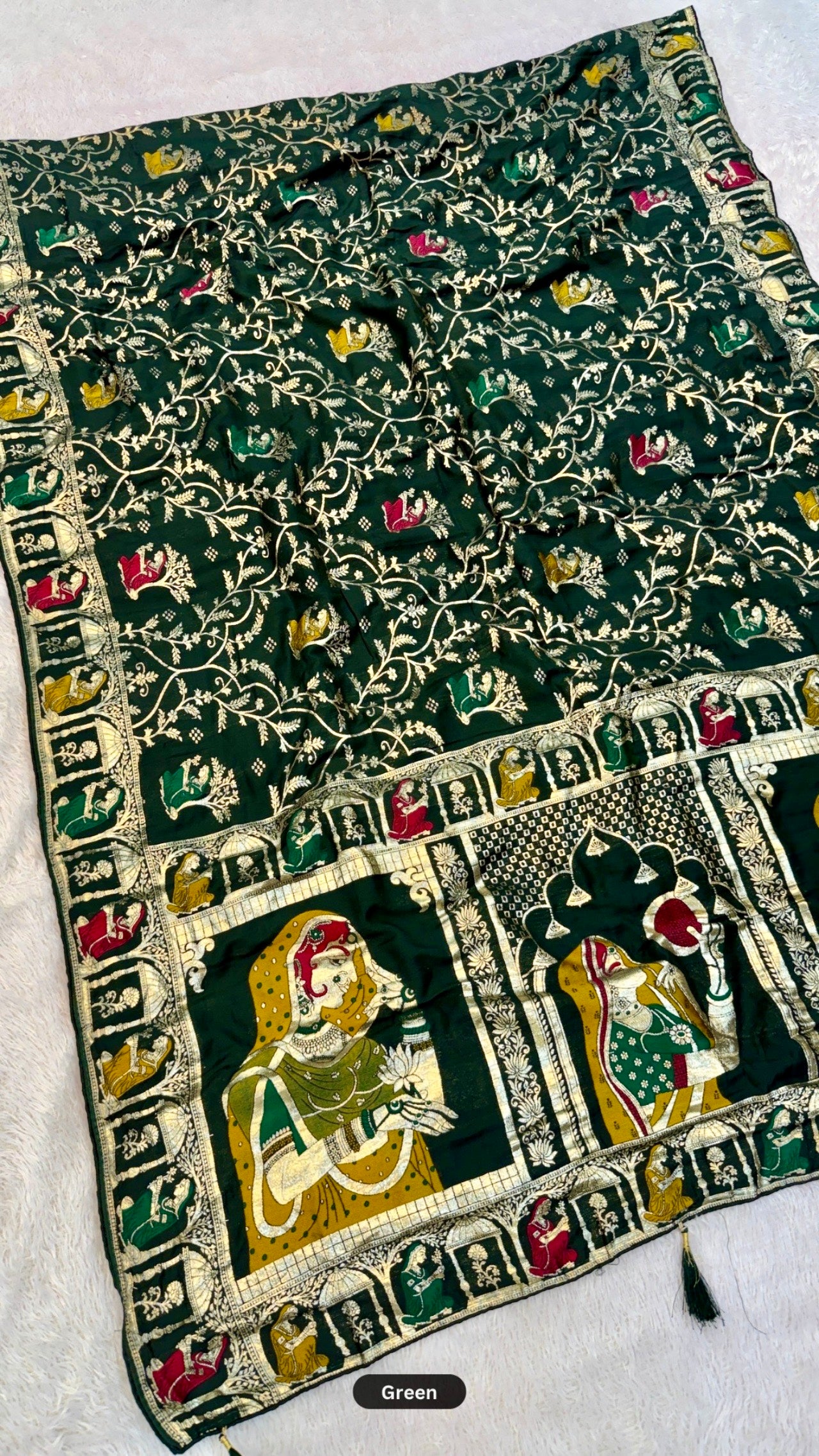 Maharani Mehfil : A Palace Woven into Six Yards.