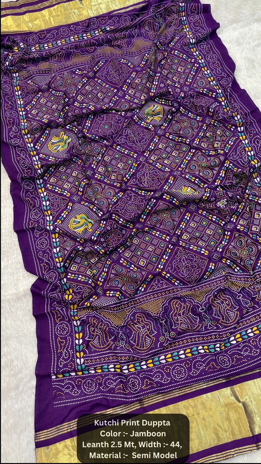 Kutchi Duppta with Lagdi Patta