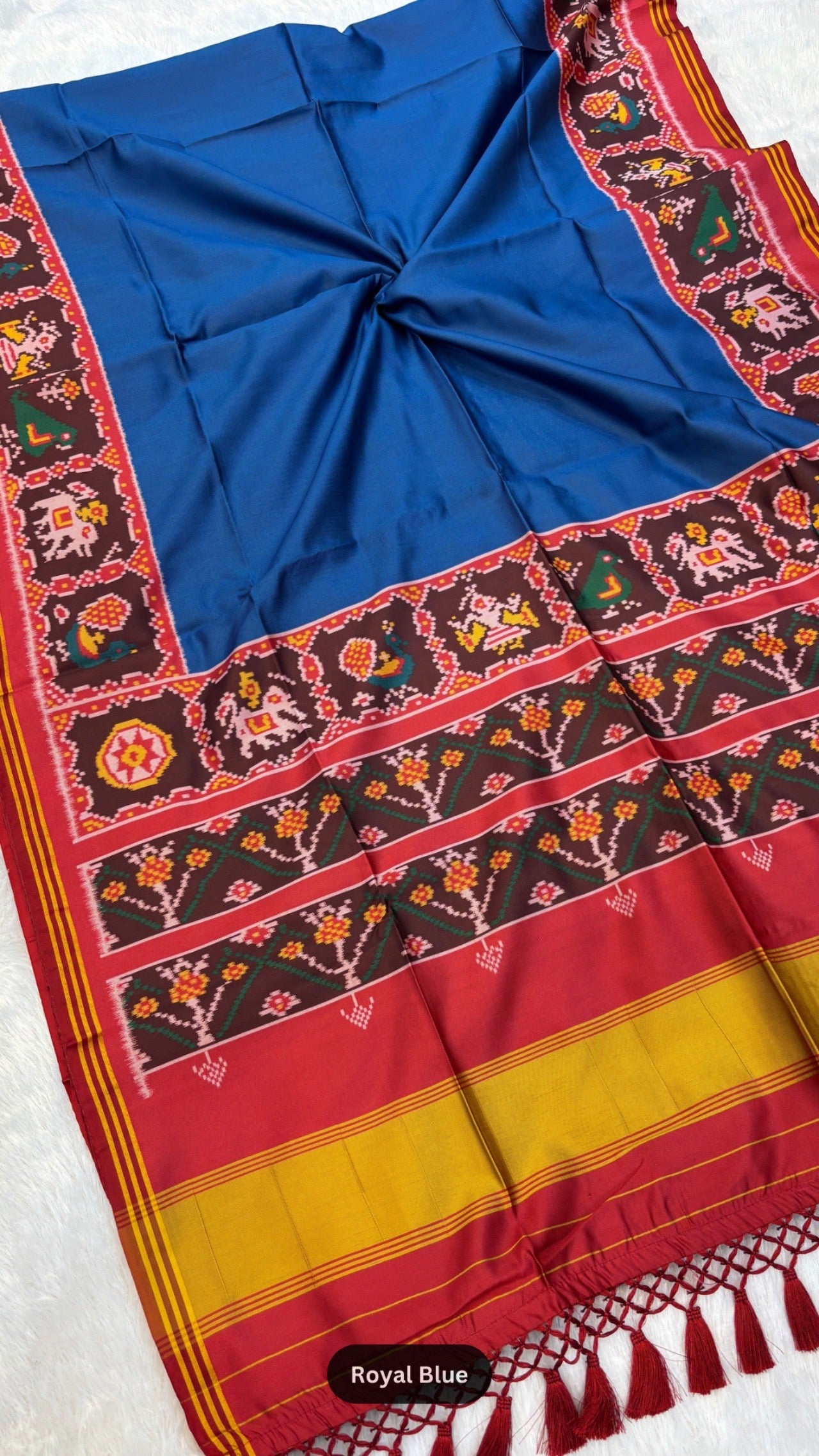 Semi Ikkat PLAIN Patola Saree with Beautiful Tussle