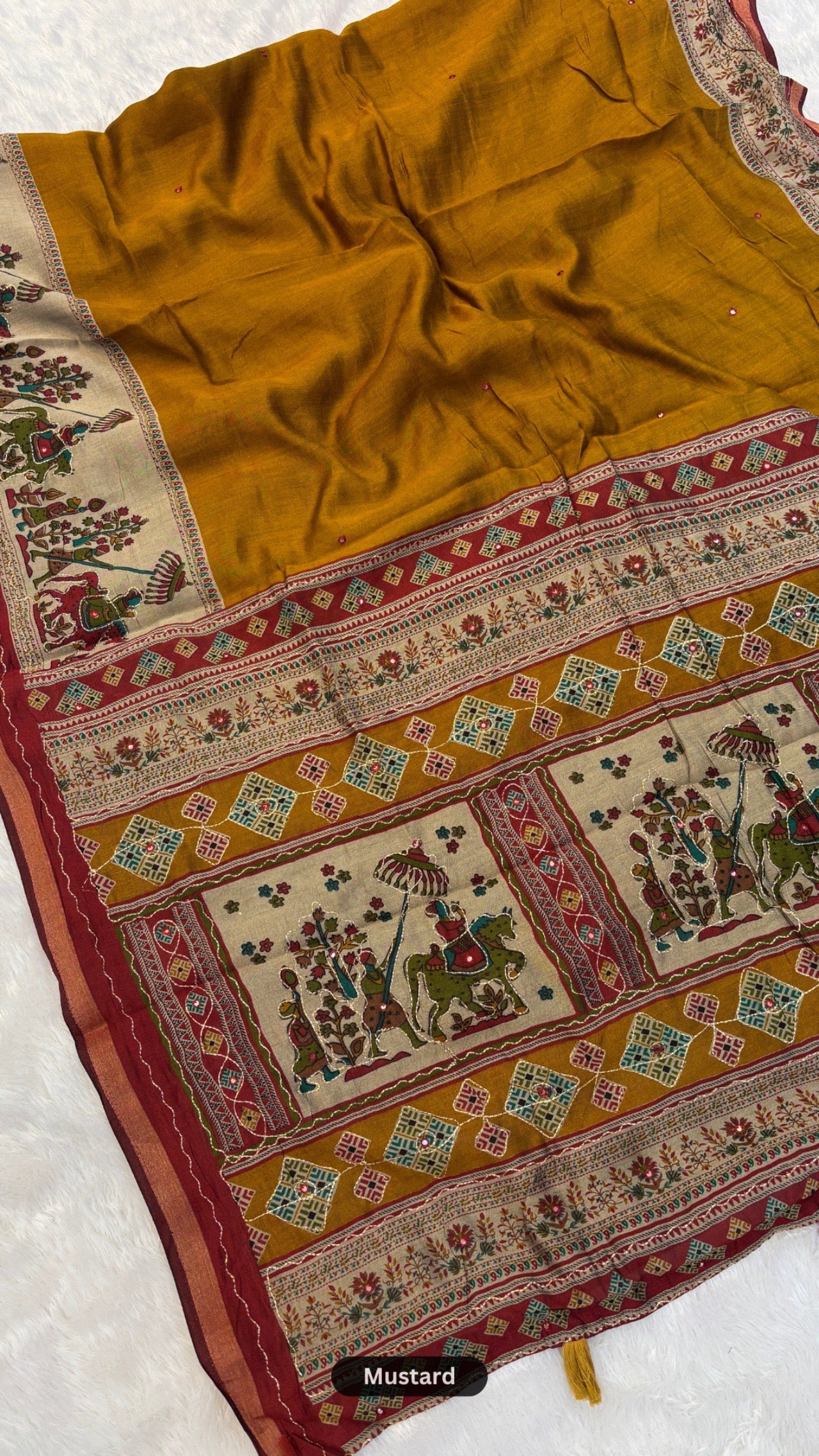 Trending Pure Mul Cotten Mirror Work Saree (Plain Rajawadi)