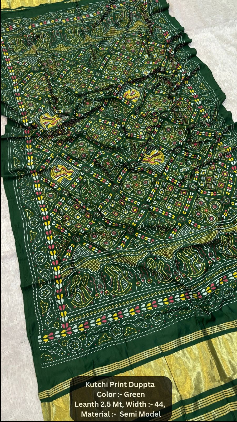 Kutchi Duppta with Lagdi Patta