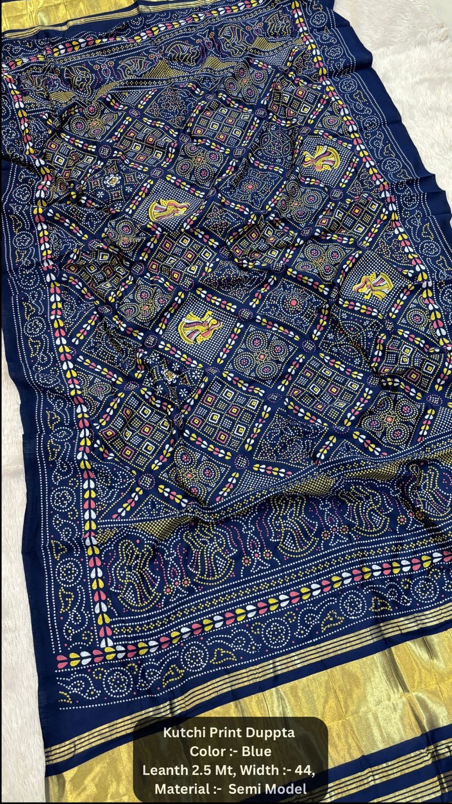 Kutchi Duppta with Lagdi Patta