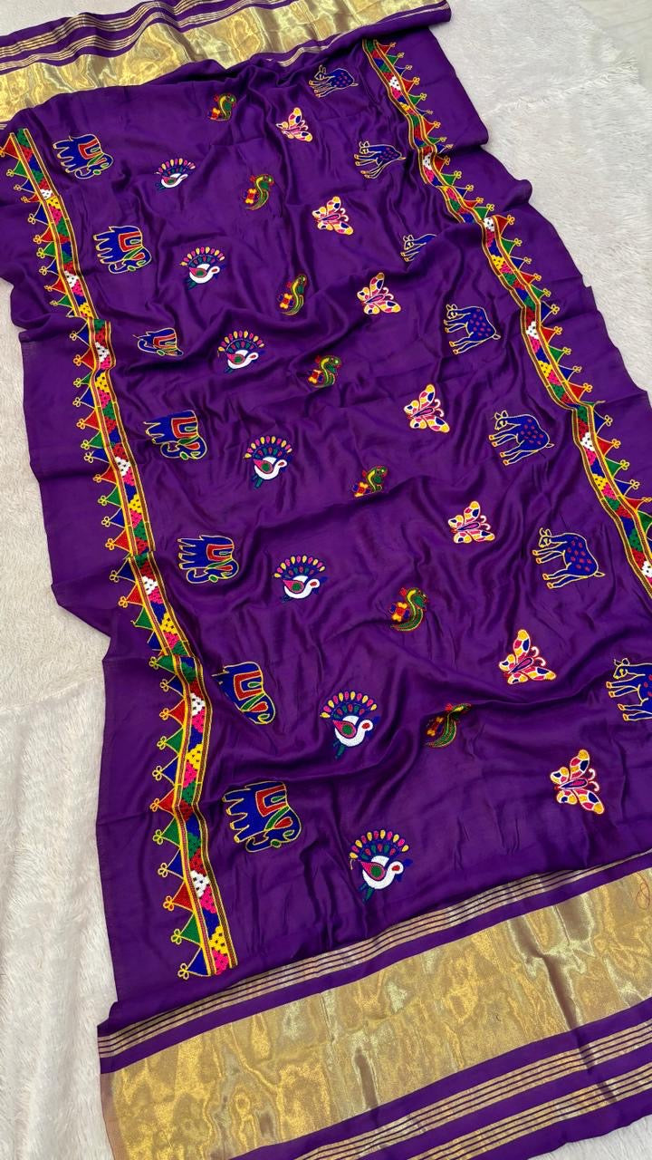 Kutchi Multi Work Duppta with Lagadi Patta - White