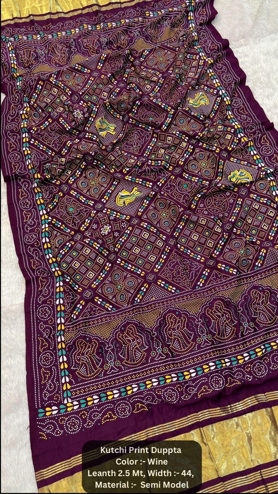 Kutchi Duppta with Lagdi Patta