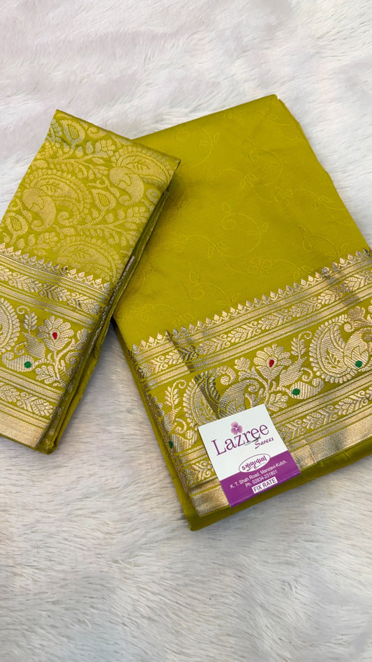 Plain Banarasee Saree with Heavy Blouse (2)