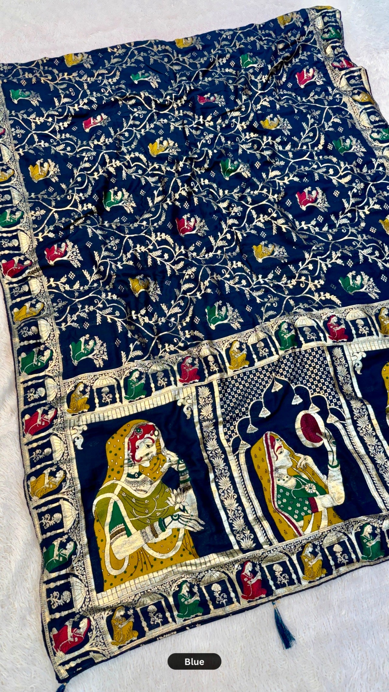 Maharani Mehfil : A Palace Woven into Six Yards.