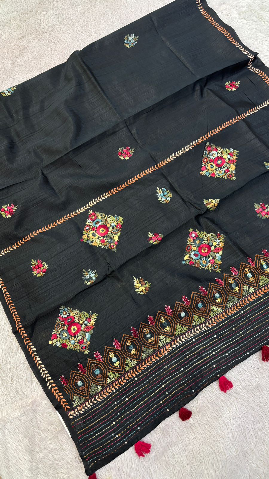 Hand Boutique French Knot Unn Work Saree (Vol.7)