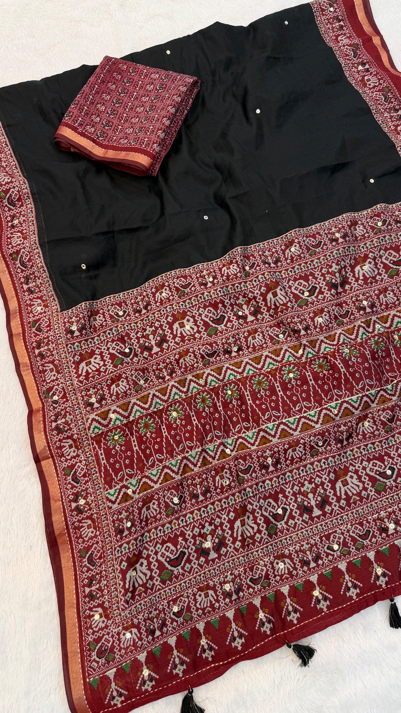 Trending Mul Cotten Mirror Work Saree SD