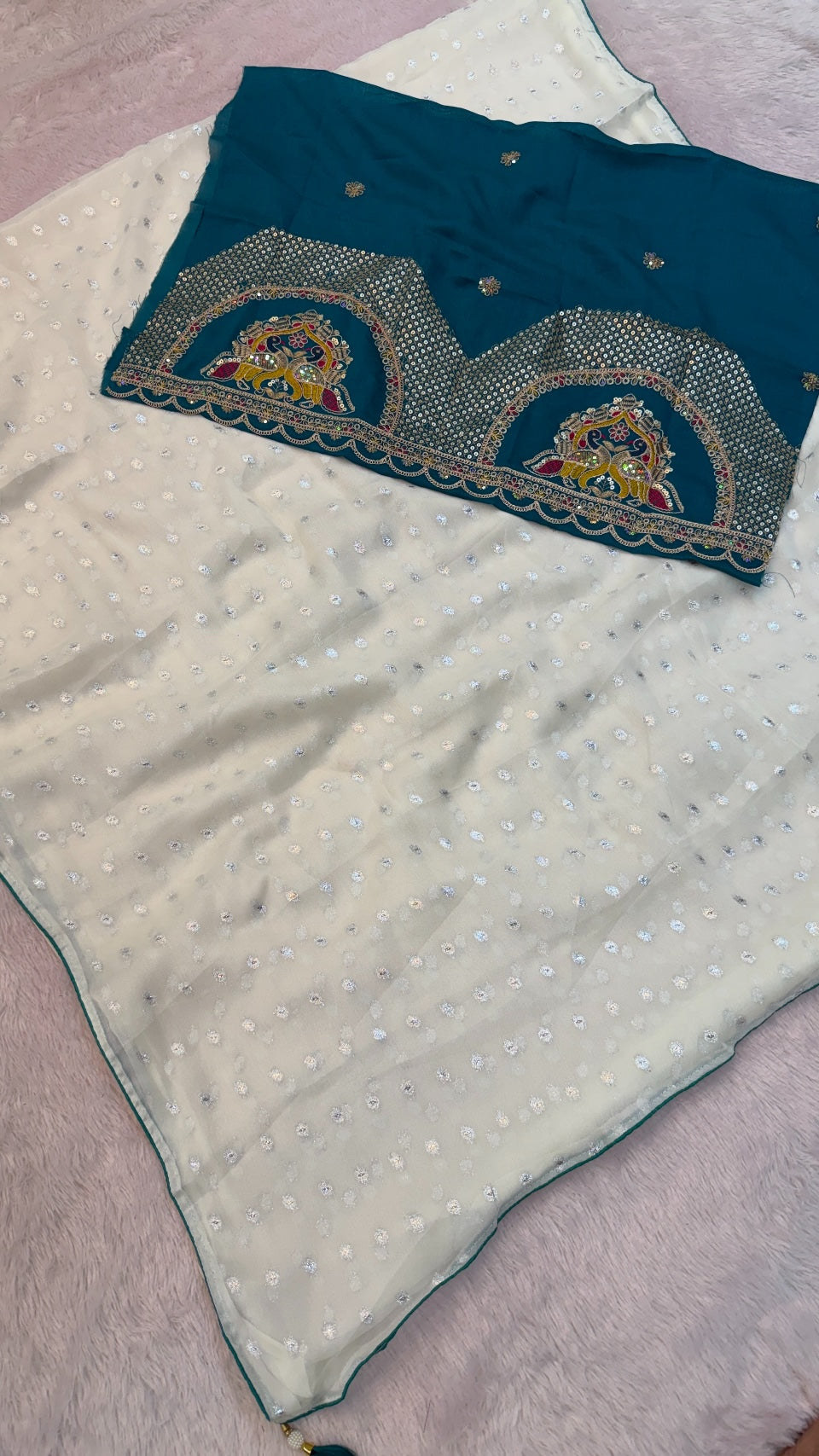 Chiffon Plain Saree + Kutchi motif Work Blouse