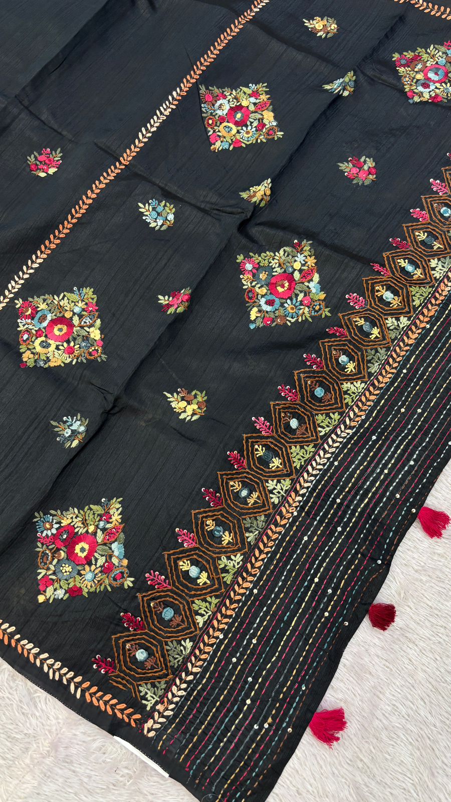 Hand Boutique French Knot Unn Work Saree (Vol.7)