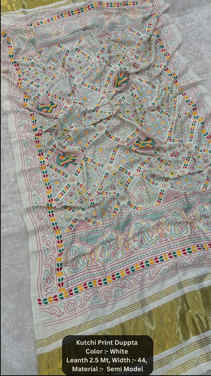 Kutchi Duppta with Lagdi Patta