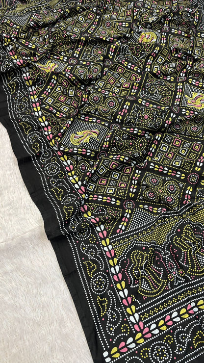 Kutchi Duppta with Lagdi Patta - Black