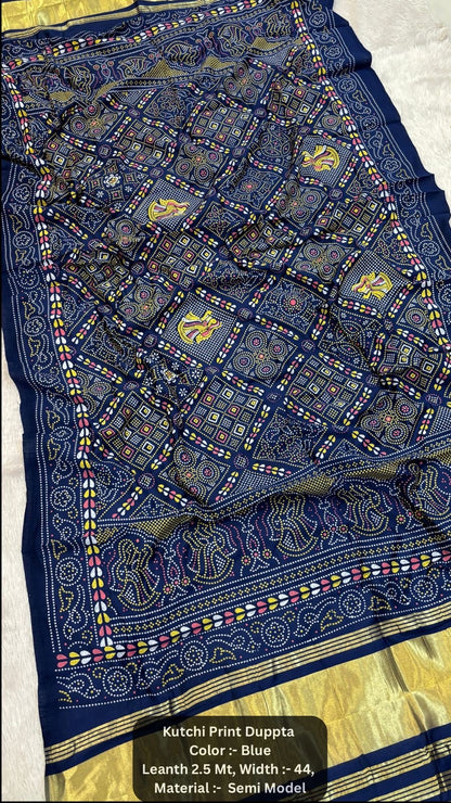 Kutchi Duppta with Lagdi Patta