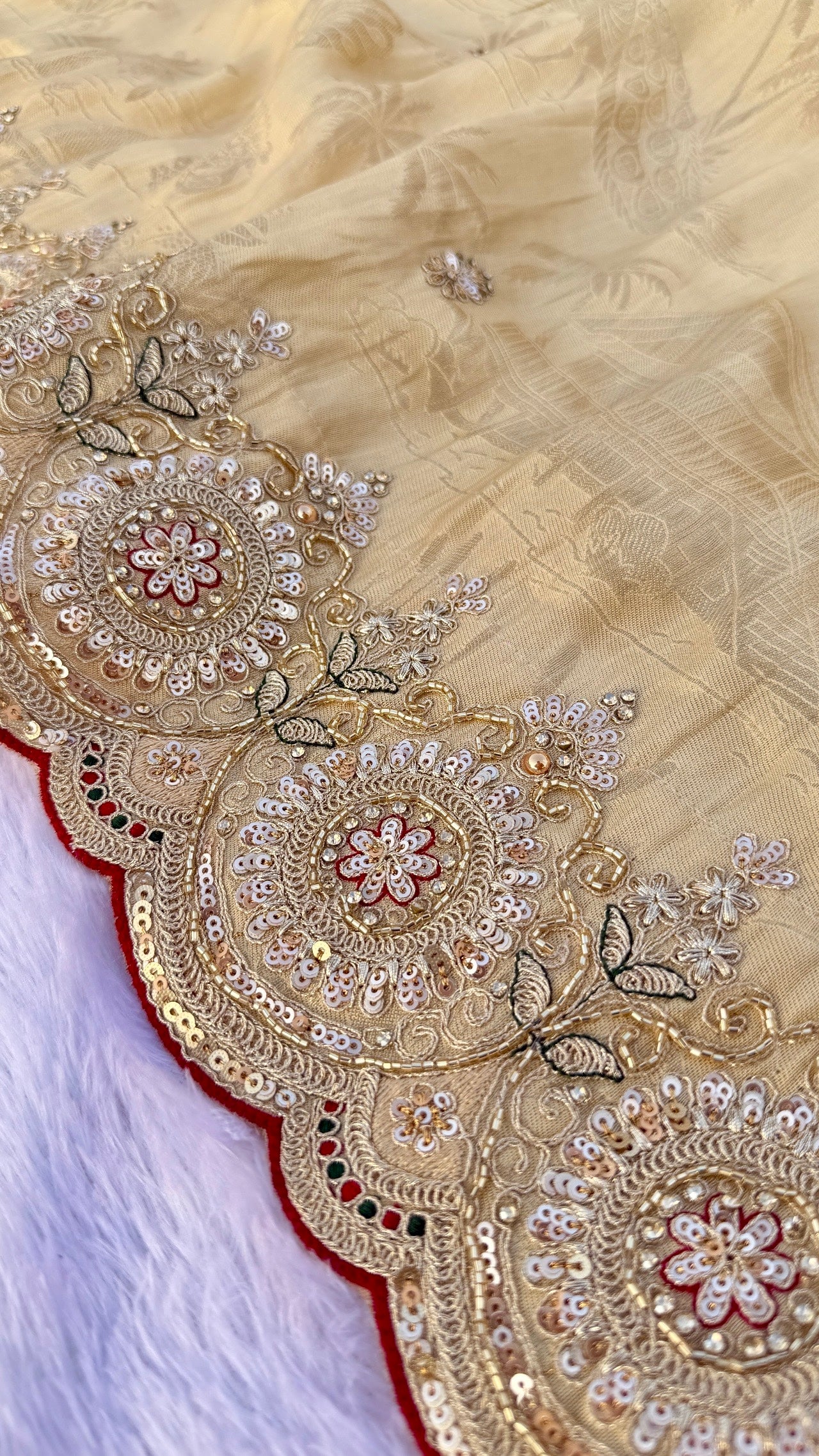 SWARNIKA IMPÉRIA : Ivory Glow Couture Saree