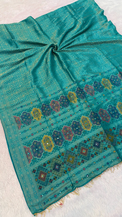 Timeless Kanjivaram Silk Saree (Mirror Work)