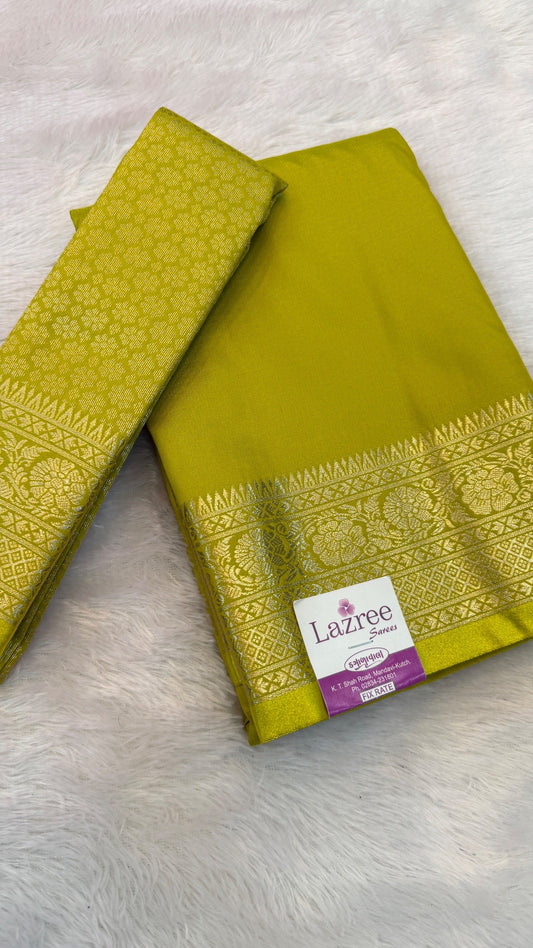 Plain Banarasee Saree with Heavy Blouse (8)