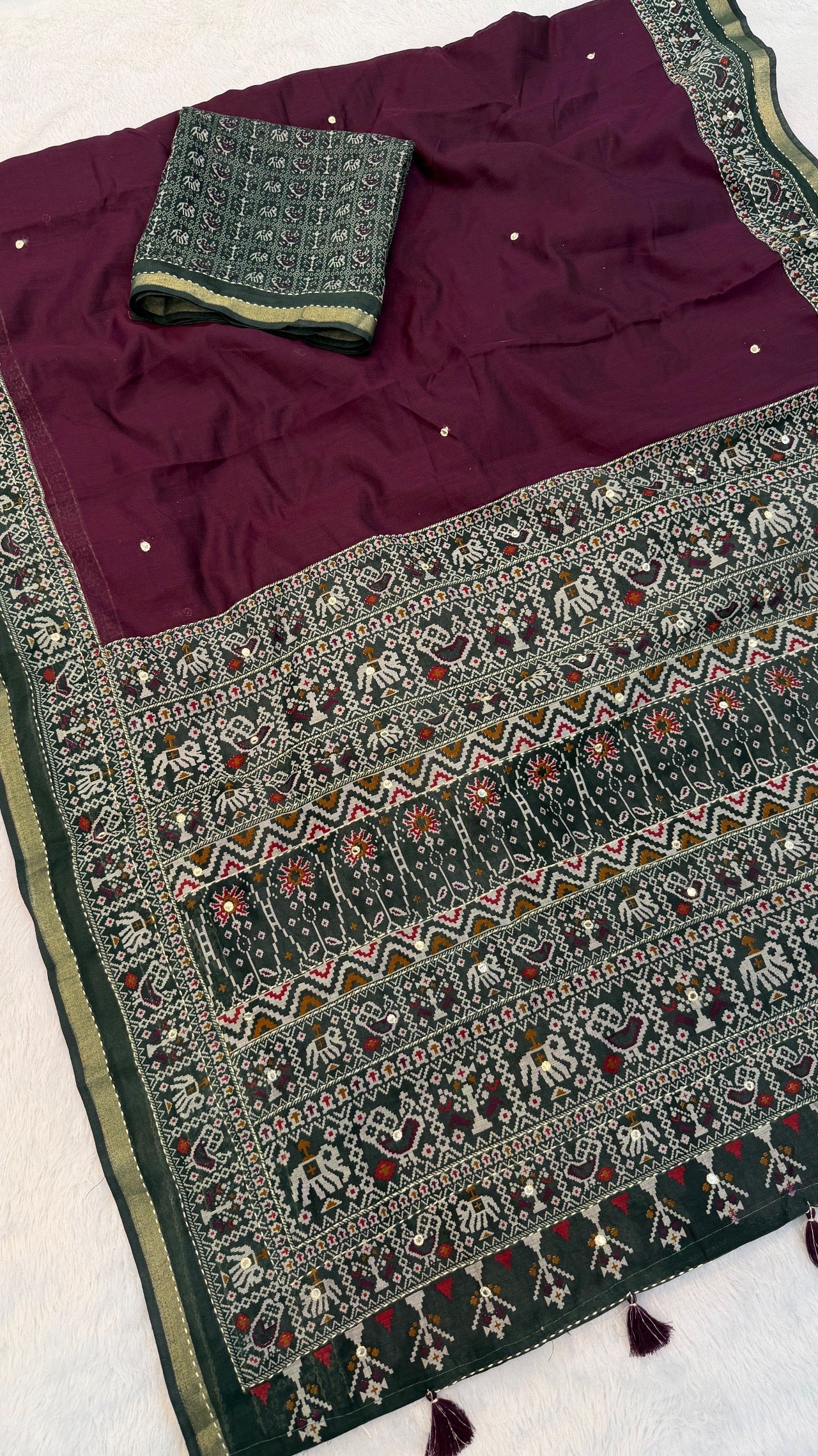 Trending Mul Cotten Mirror Work Saree SD