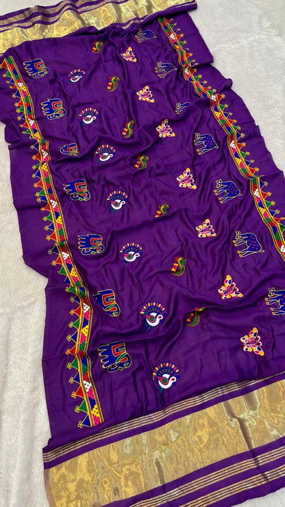 Kutchi Multi Work Duppta with Lagadi Patta - White