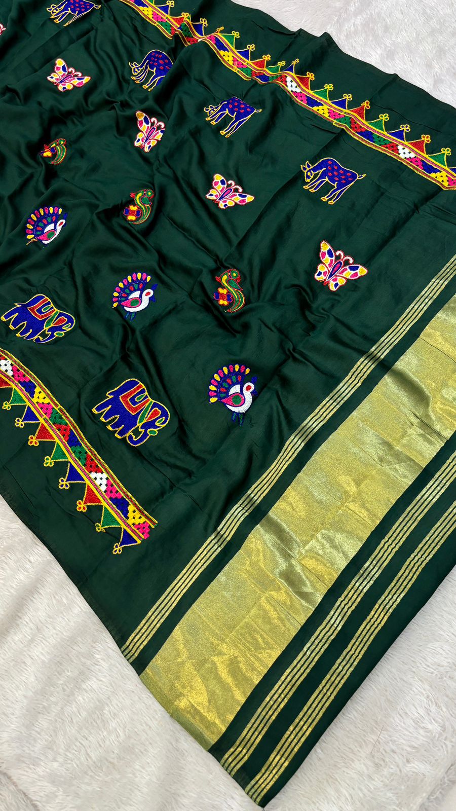 Kutchi Multi Work Duppta with Lagadi Patta - Green